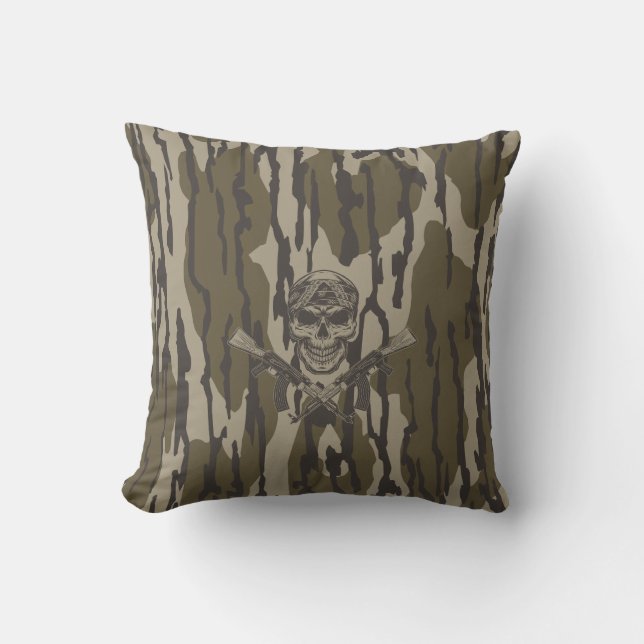 Almofada Bottomland Camo Vintage Clássica Rifle and Skull (Frente)