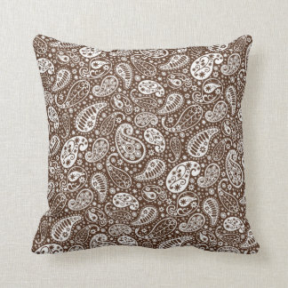 Almofada Brown e travesseiro decorativo branco de Paisley