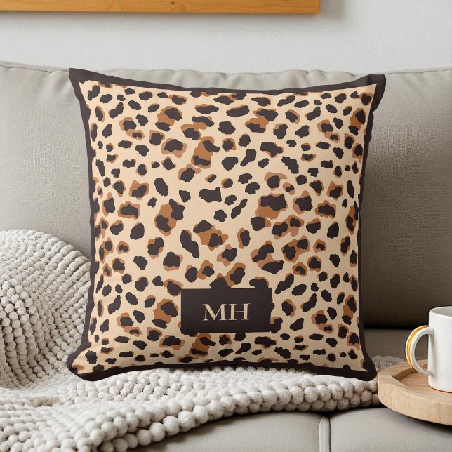 Almofada Brown Monogram Modern Initials Leopard Pattern (Brown Monogram Modern Initials Leopard Pattern Throw Pillow)