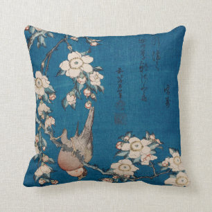 Almofada Bullfinch em um ramo Weeping da cereja por Hokusai