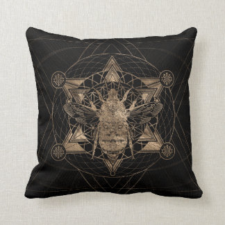 Almofada Bumble a abelha na geometria sagrado - preto e