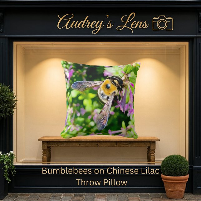 Almofada Bumblebees on Chinese Lilac (Criador carregado)