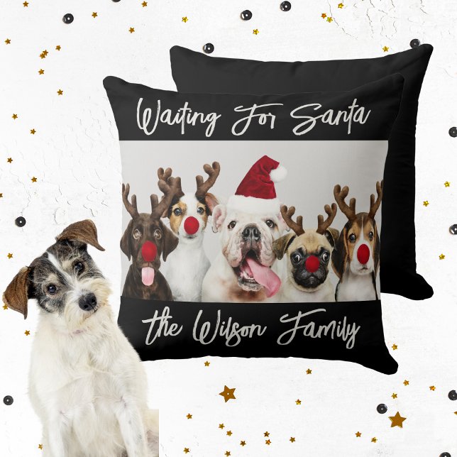 Almofada Cachorro abre Travesseiro de Natal com Nome da Fam (Dog Lover's Christmas, Family Name Throw Pillow)