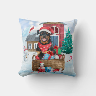 Almofada Cachorro Rottweiler Na Casa Dos Cachorros De Natal