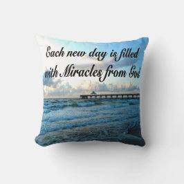 ALMOFADA CADA DIA É UM MILAGRE DE DEUS