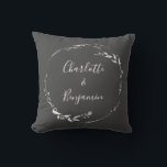 Almofada Caligrafia Botânica Negra Personalizada<br><div class="desc">Travesseiro decorativo Personalizado de Caligrafia de Script Personalizado,  preto e branco, </div>