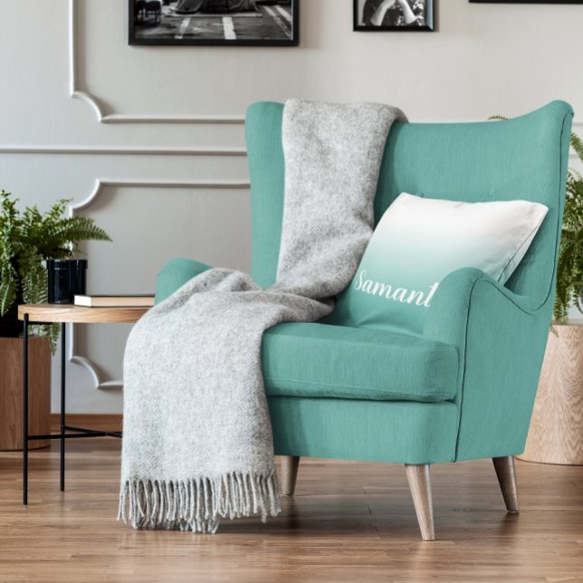 Almofada Caligrafia Moderna Gradiente de Teal Claro e Branc (Light Teal and White Gradient Modern Calligraphy Throw Pillow)