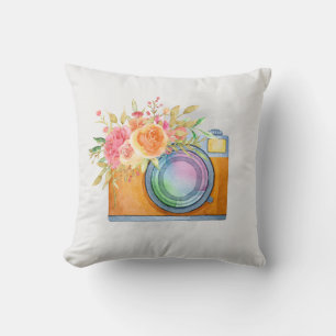 Almofada Câmera Laranja Boho e Buquê Floral Aquarela