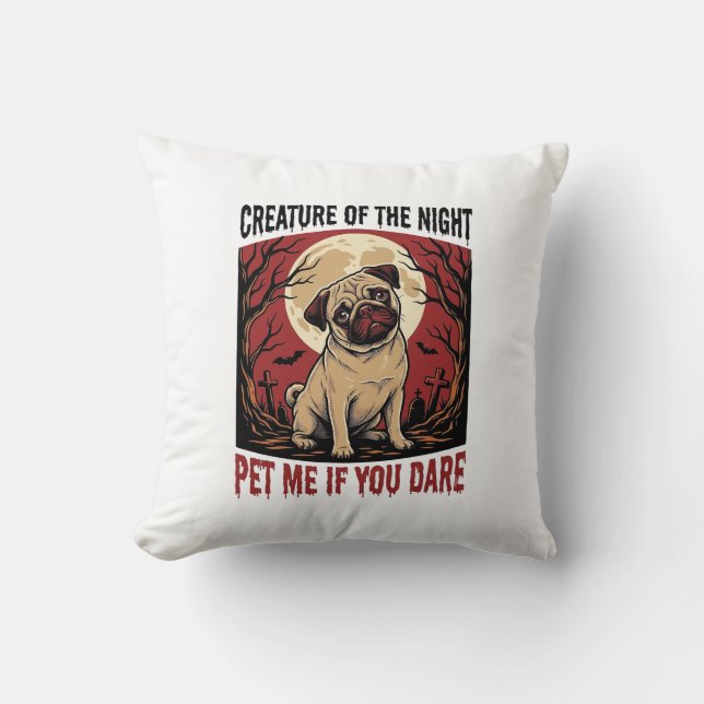 Almofada Camisa de Pug do Halloween com Cemitério Assustado (Frente)