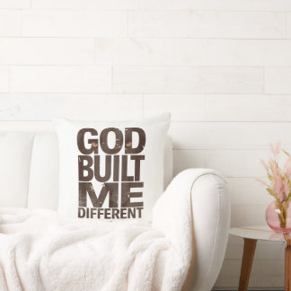 Almofada Camiseta Deus Me Construiu Diferente, Roupas de Ru