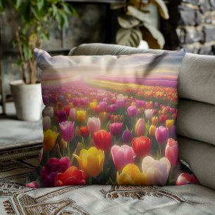 Almofada Campo de Tulipas Vibrantes em Flor