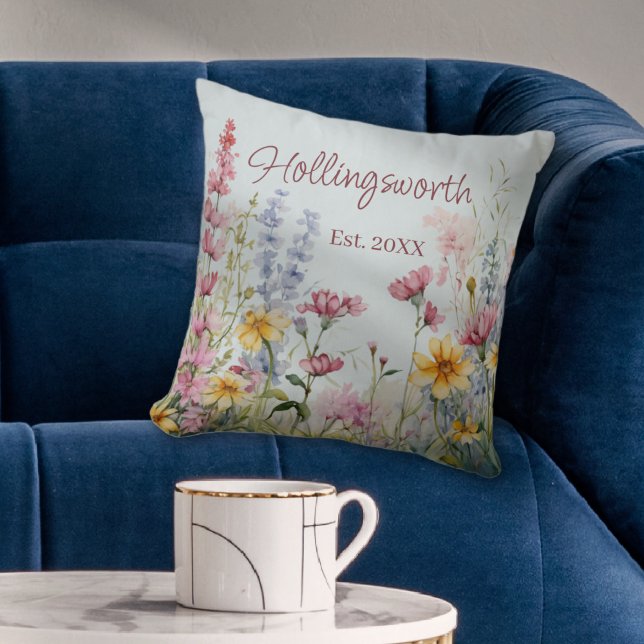 Almofada Campo Personalizado de Cores de Água Selvagem (Personalized Watercolor Wildflower Field Throw Pillow
)