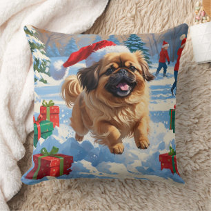 Almofada Cão Pequinês Correndo na Neve com Chapéu de Natal