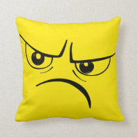 Cara irritada do amarelo do olhar severo