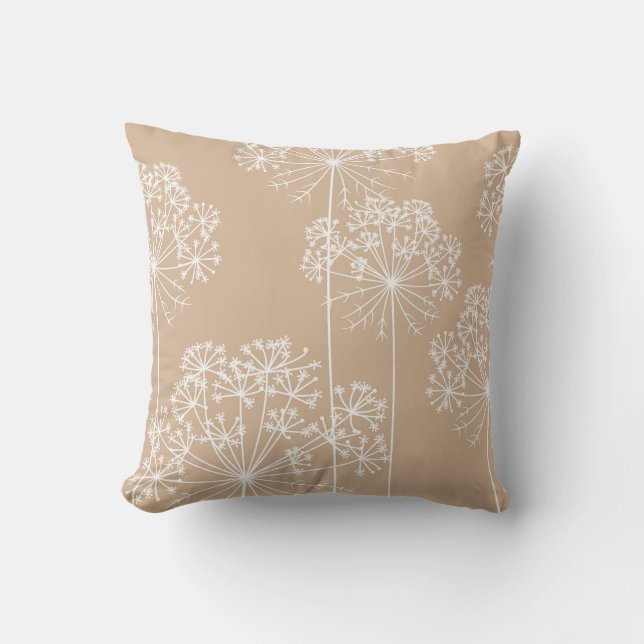 Almofada Carrot Flower Silhouette Soft Beige Throw Pillow (Frente)