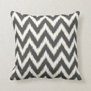 Almofada Carvões de Cinza Ikat Chevron