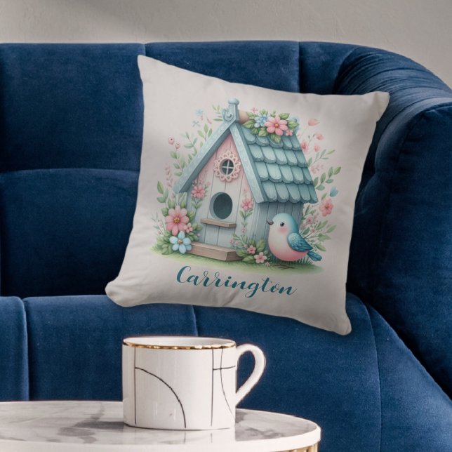 Almofada Casa Branca Vermelha Azul e Rosa Personalizada (Sweet Blue and Pink Birdhouse Personalized Throw Pillow
)