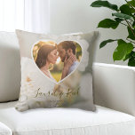 Almofada Casal de Rosa Branca Sonhador em uma Foto de Coraç<br><div class="desc">Adicione um toque romântico ao seu espaço com este design de almofada de lançamento elegante com uma foto de rosa desbotada de Destei como fundo. Um modelo de foto em forma de coração permite que você exiba uma foto favorita do casal de noivos, enquanto nomes personalizáveis e a data do...</div>