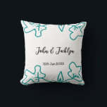 Almofada Casamento azul turquesa casal nome data flstylish<br><div class="desc">Qr codes desenhos modelos simples</div>