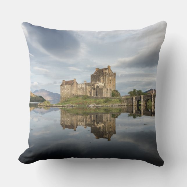 Almofada Castelo de Eilean Donan com reflexão em Scotland (Frente)