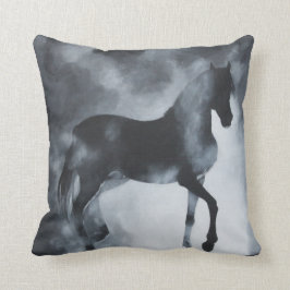 Almofada Cavalo "fantasma" na névoa. Travesseiro