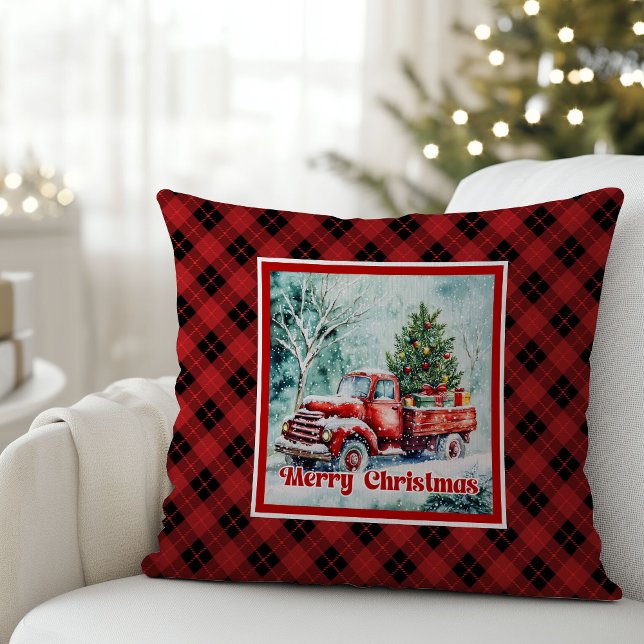 Almofada Cena de inverno elegante em caminhão vermelho rúst (Classic Christmas  THROW PILLOW,
modern Traditional red truck car,
watercolor cozy Christmas scene,
)