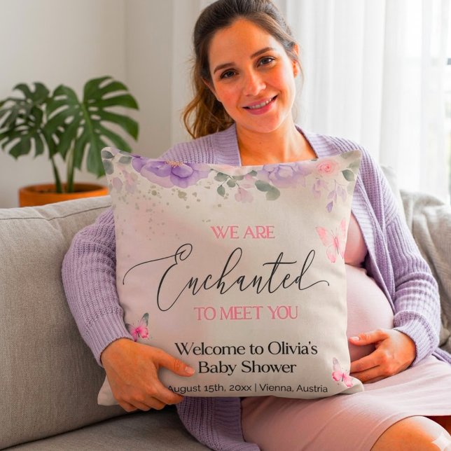 Almofada Chá de Bebê da Olívia - Boas Vindas Floral Borbole (Criador carregado)