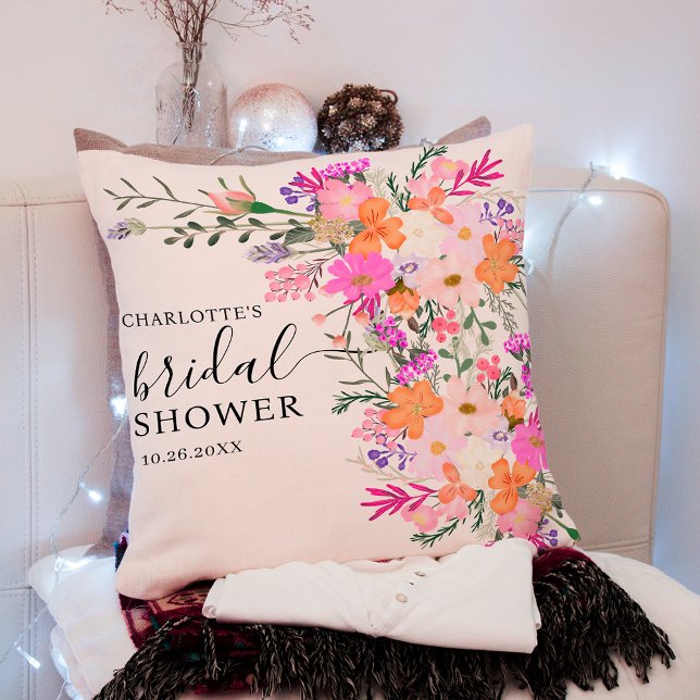Almofada Chá de panela de primavera pastel romeno (Romantic pastel wild flowers spring bridal shower throw pillow)