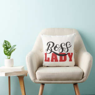 Almofada Chefe Senhora – Design de Mulher Forte e Confiante