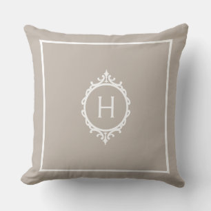 Almofada Chelsea Light Taupe e White Monogramas