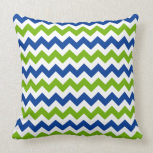 Almofada Chevron e bolinhas verdes e azuis