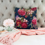 Almofada Chic Burgundy Floral Em Azul Marinho<br><div class="desc">Este design apresenta buquês florais rosa burgundy chic sobre um fundo azul marinho. #floral #botânico #flores #florescimento #florescimento #na moda #florescimento ##moderno #estilo #moda #design #designer #cushions #torwpillows #travesseiros #vintage #rosa #gifts #giftsforher #armazeningstuffers #secretsanta #kriskringle #feriado #sazonal #burgundy #pink lilás #roxo #azul #marinho #verde #branco</div>