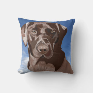 Almofada Chocolate Brown Labrador contra o céu azul
