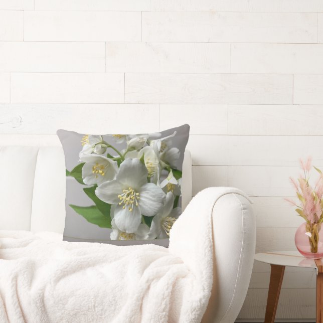 Almofada Cinzas Escuras e Leves Com Branco (Sofá)