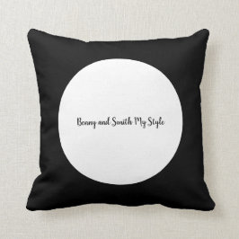 Almofada Círculo branco em Benny preto e em Smith meu