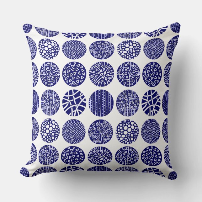 Almofada Círculos Decorativos - Azul Marinho e Branco (Frente)