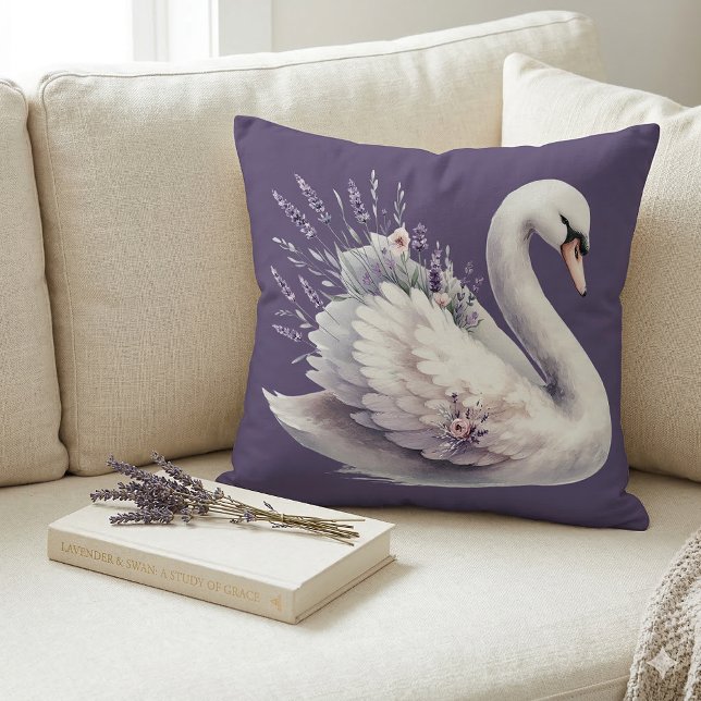 Almofada Cisne em Aquarela com Florais de Lavanda (Watercolor Swan with Lavender Florals Throw Pillow Mockup A)