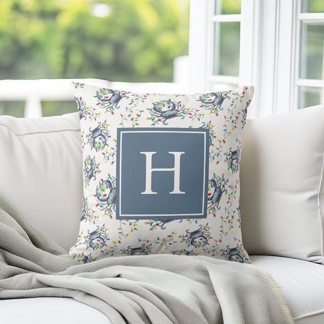 Almofada Coastal Crab Christmas Lights Monogram (Criador carregado)