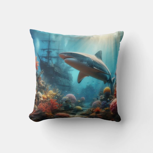 Almofada Coastal/nautical tiger shark & coral reef (Frente)