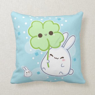 Almofada Coelho branco bonito com trevo do kawaii