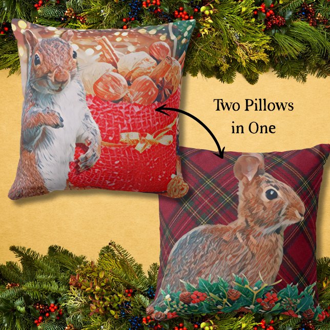 Almofada Coelho Feriado Russo e Esquilo Duplos Lados (With a squirrel on one side and a rabbit on the other, this Christmas accent pillow is versatile.)