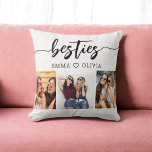 Almofada Colagem de Amigos de Besties 3 Fotografia<br><div class="desc">Comemorar a amizade com o Travesseiro decorativo Collage Amigos Besties 3 Foto Amizade. Personalizado com uma colagem de três fotos queridas, ele captura momentos especiais com seus amigos. Criado a partir de materiais de alta qualidade, este travesseiro adiciona um toque na moda e sentimental a qualquer espaço. Perfeito para aniversários,...</div>