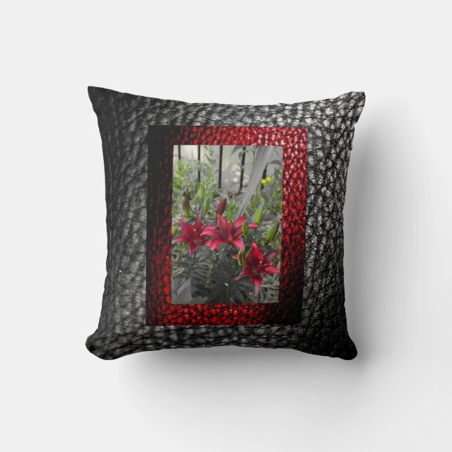 Almofada Coleção Rich Faux Leather - Red Floral design 2 (Frente)