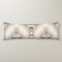 Travesseiro de Corpo Floral Branco Ornamentado