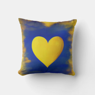 Almofada Coração Dourado cercado por Travesseiro decorativo