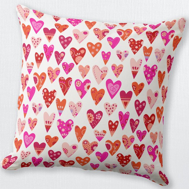 Almofada Coração Padrão Vermelho Cor-de-Rosa Moderno (Scandinavian heart pattern red pink and white throw pillow)