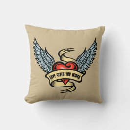 Almofada Coração Vintage com Asas
