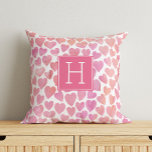 Almofada Corações de Cores d'Água Rosa Monogramadas<br><div class="desc">Corações de aquarela doce em lindas matizes azuis e verdes. Personalize-o com seu nome,  monograma ou qualquer texto de sua escolha.</div>