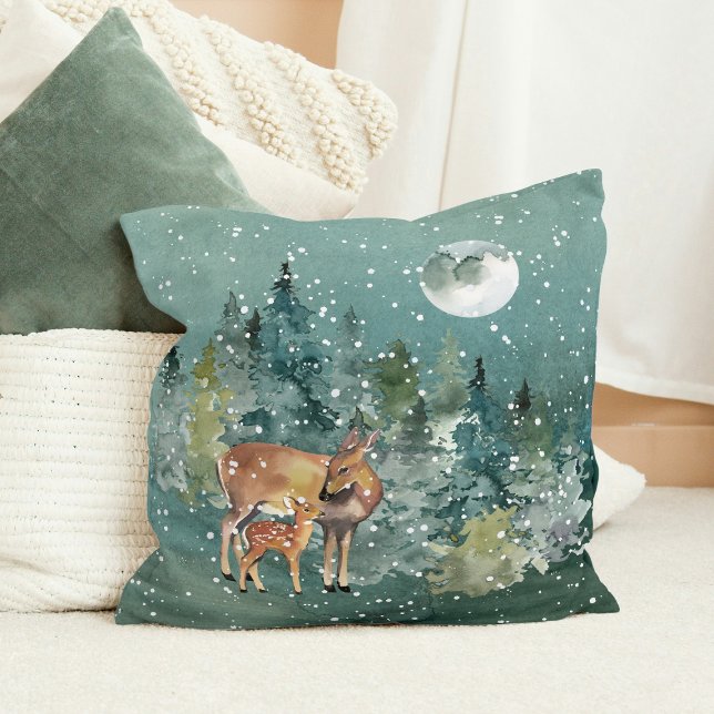 Almofada Corça e Cervo no Bosque Neve Lua Cheia (Doe and Fawn Deer in Forest Full Moon Snowfall Christmas Throw Pillow)