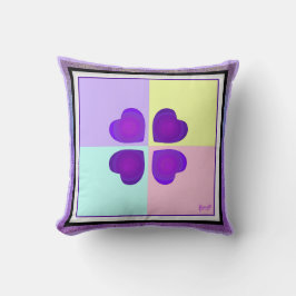 Almofada Cores de pastel e corações roxos batendo